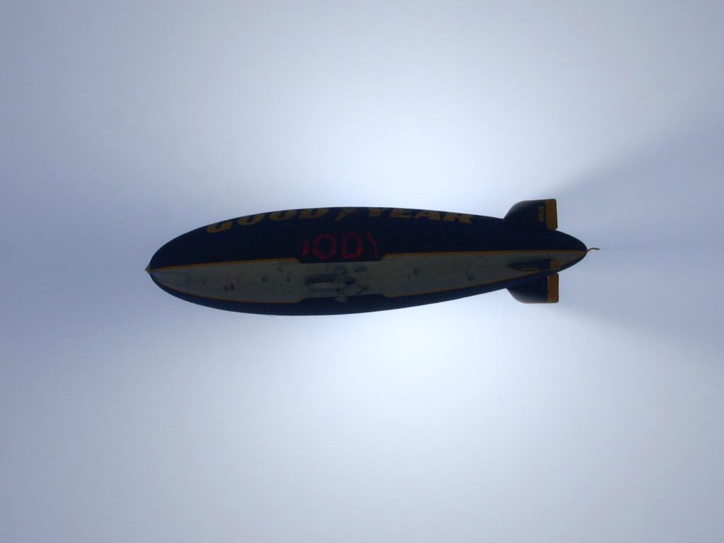 http://capnbob.us/blog/wp-content/uploads/2007/08/blimp-total-eclipse.jpg