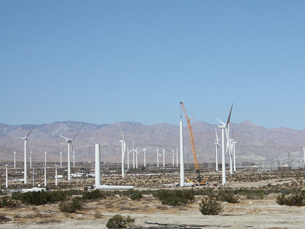http://capnbob.us/blog/wp-content/uploads/2011/11/turbines.jpg