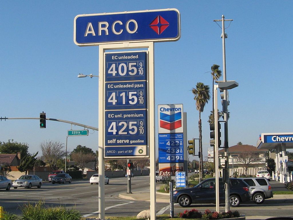 http://capnbob.us/blog/wp-content/uploads/2013/02/gas-prices.jpg