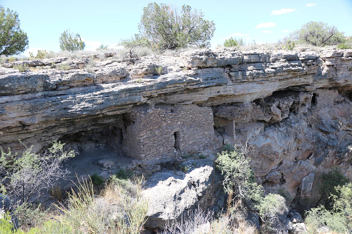 Sinagua Cliff Ruins