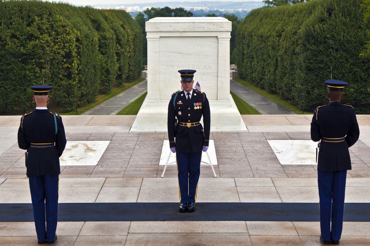 http://capnbob.us/blog/wp-content/uploads/2021/05/tomb-of-the-unkonwn-soldier.jpg