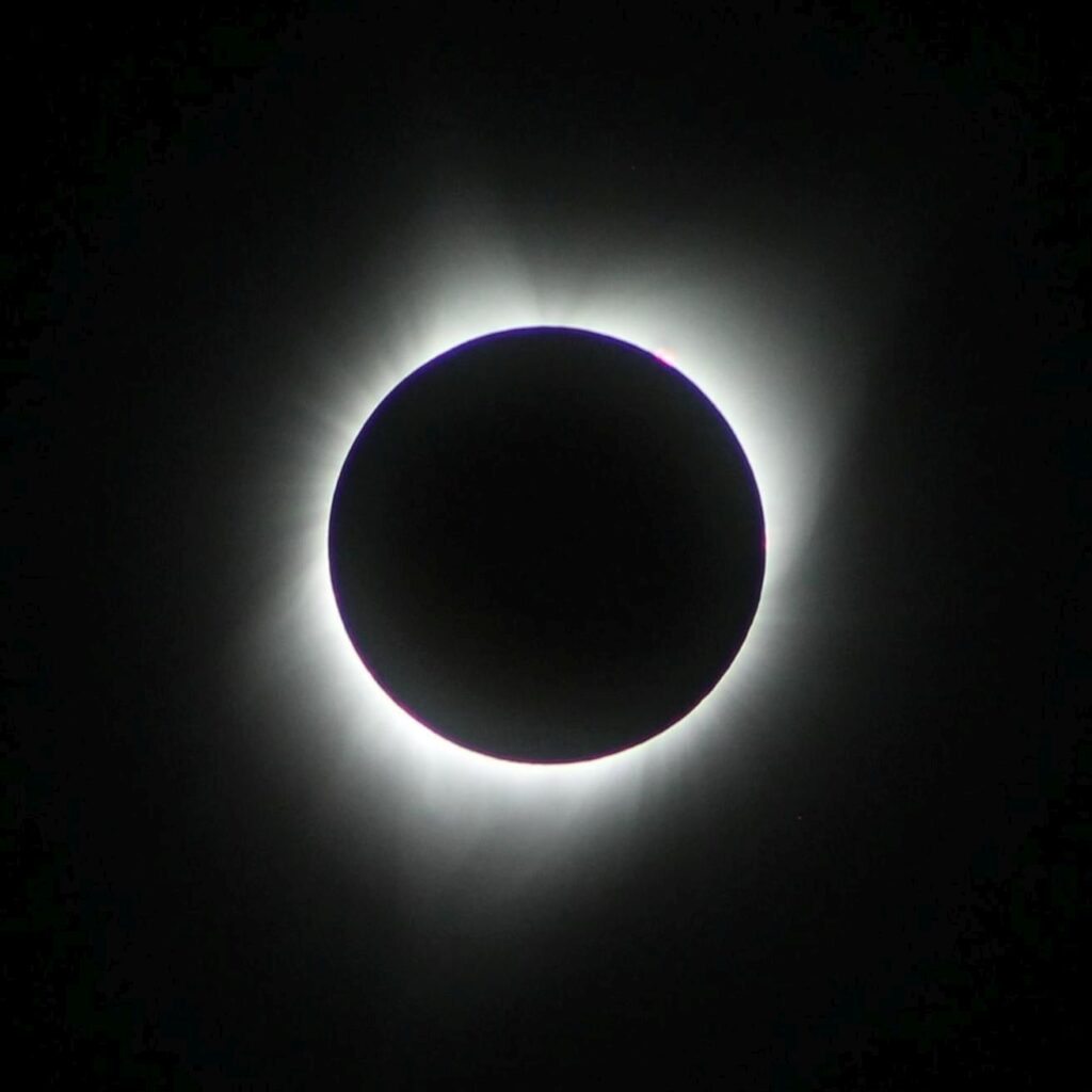 Five Years Ago – Total Solar Eclipse – Cap'n Bob & the Damsel